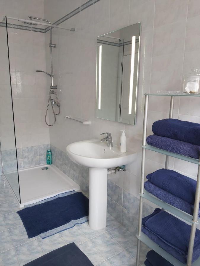 Manor Court Luxury Apartment 세인트폴스베이 외부 사진