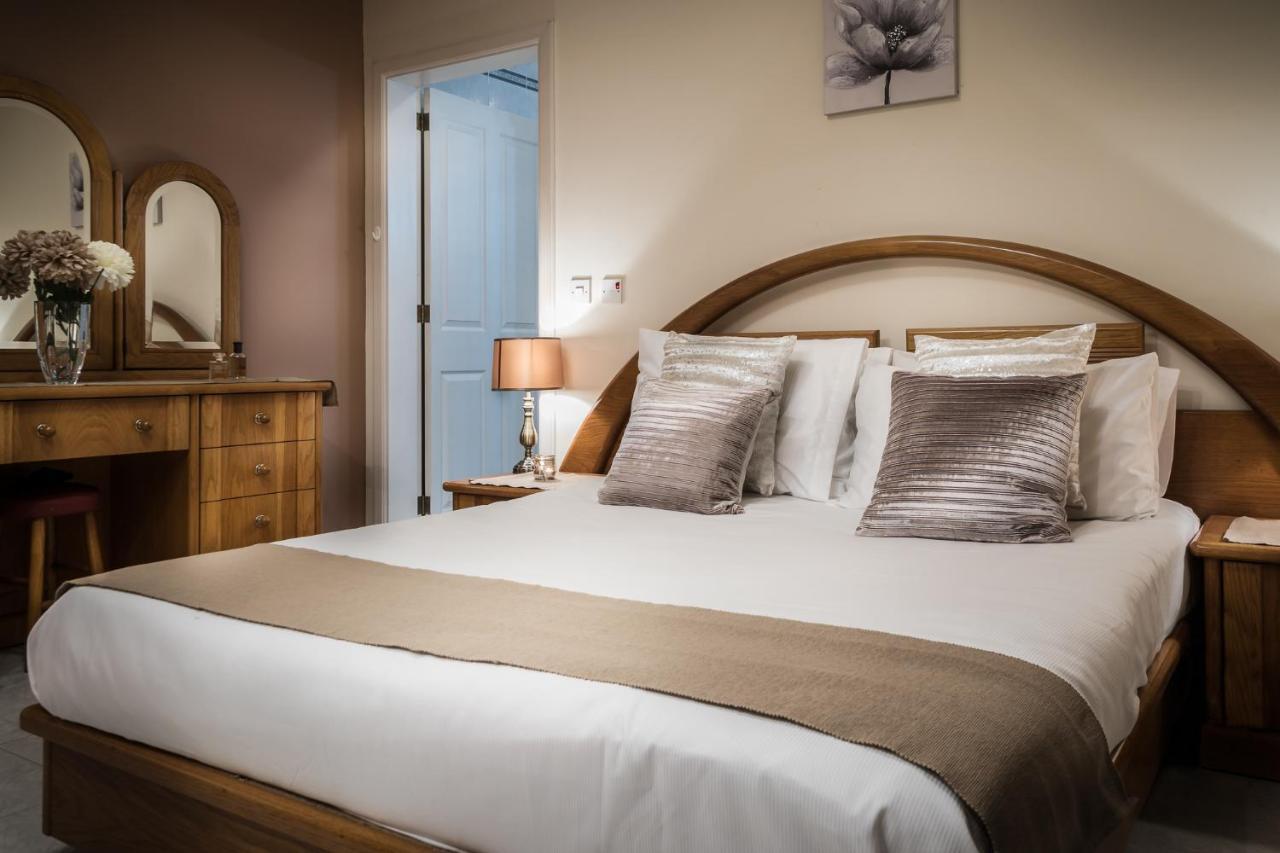 Manor Court Luxury Apartment 세인트폴스베이 외부 사진