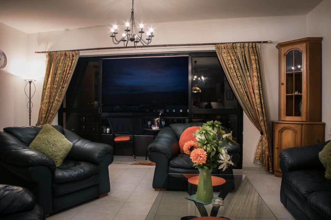Manor Court Luxury Apartment 세인트폴스베이 외부 사진